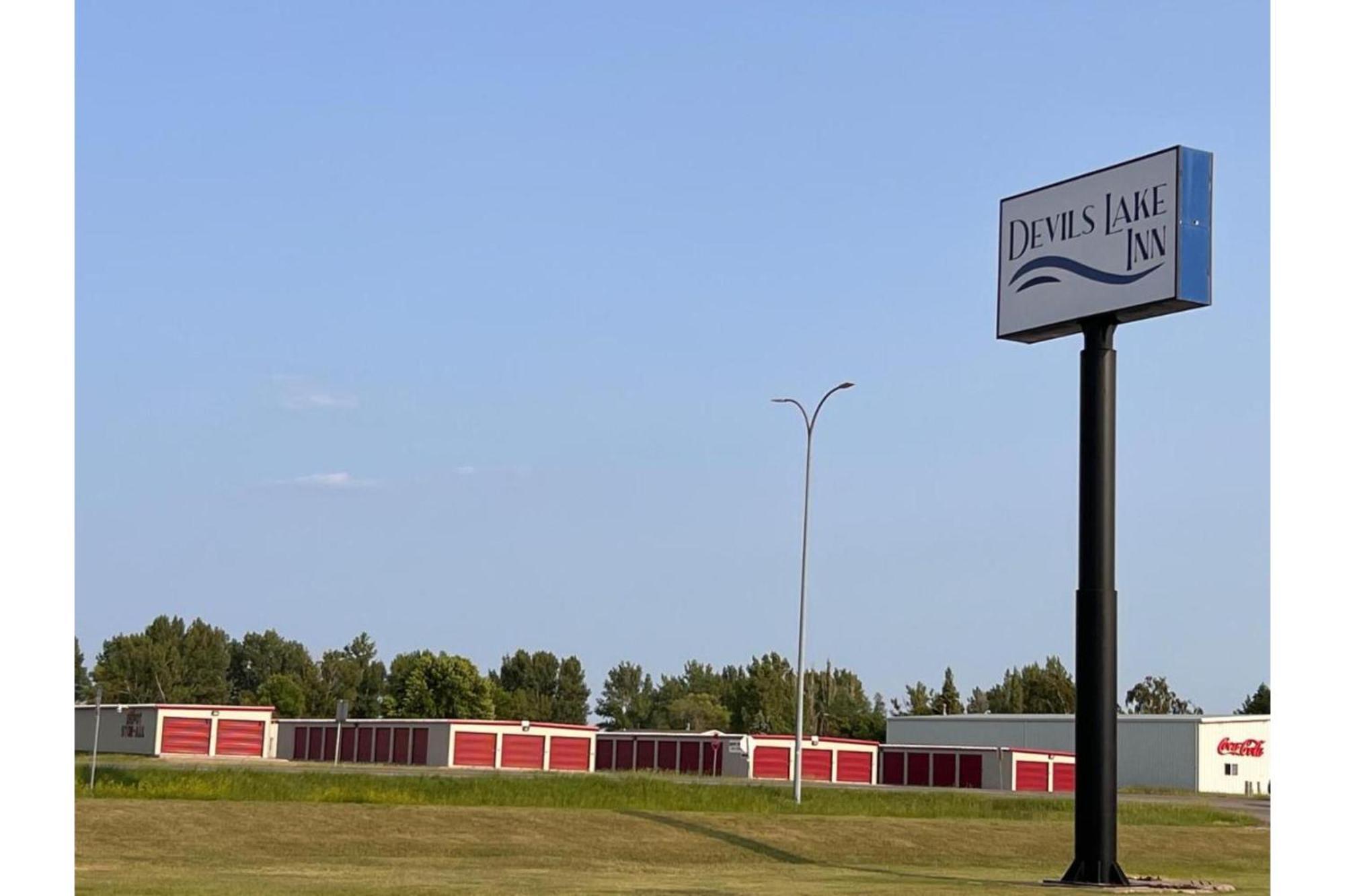 Devils Lake Inn By Oyo Near Devils Lake Regional Airport Bagian luar foto