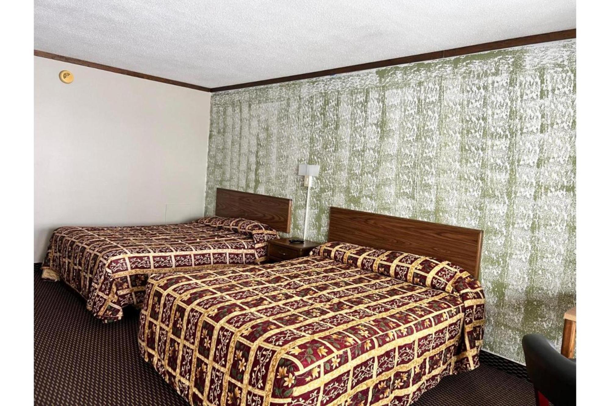 Devils Lake Inn By Oyo Near Devils Lake Regional Airport Bagian luar foto