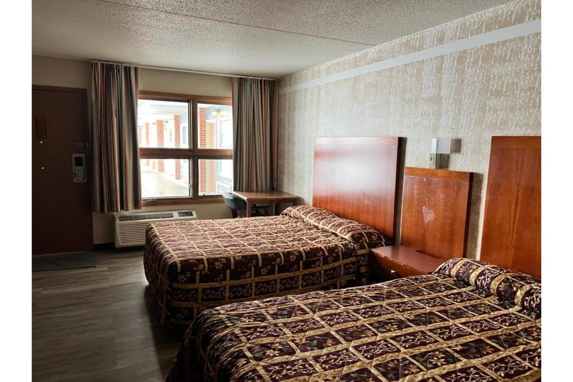 Devils Lake Inn By Oyo Near Devils Lake Regional Airport Bagian luar foto