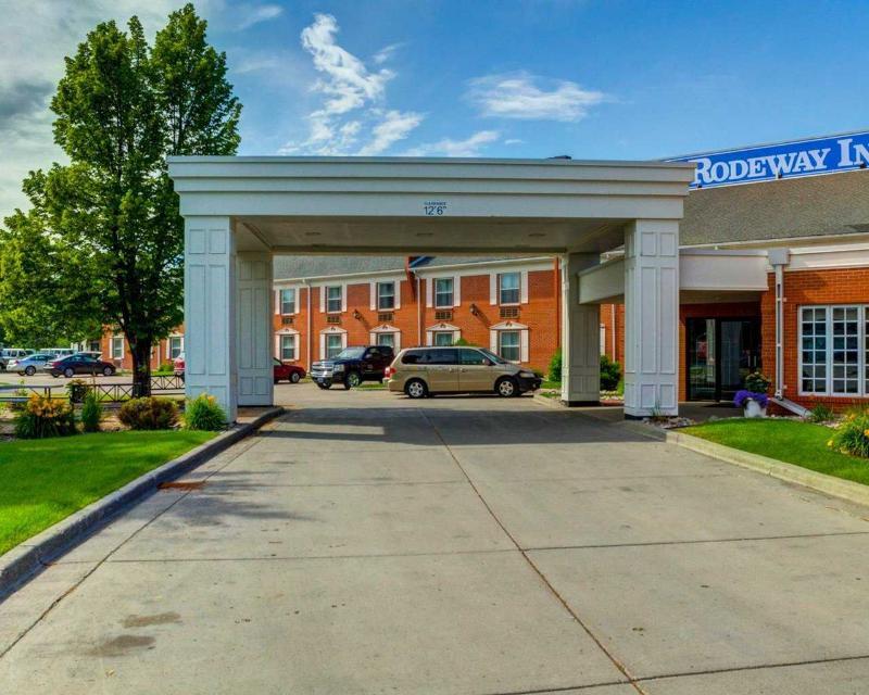 Devils Lake Inn By Oyo Near Devils Lake Regional Airport Bagian luar foto