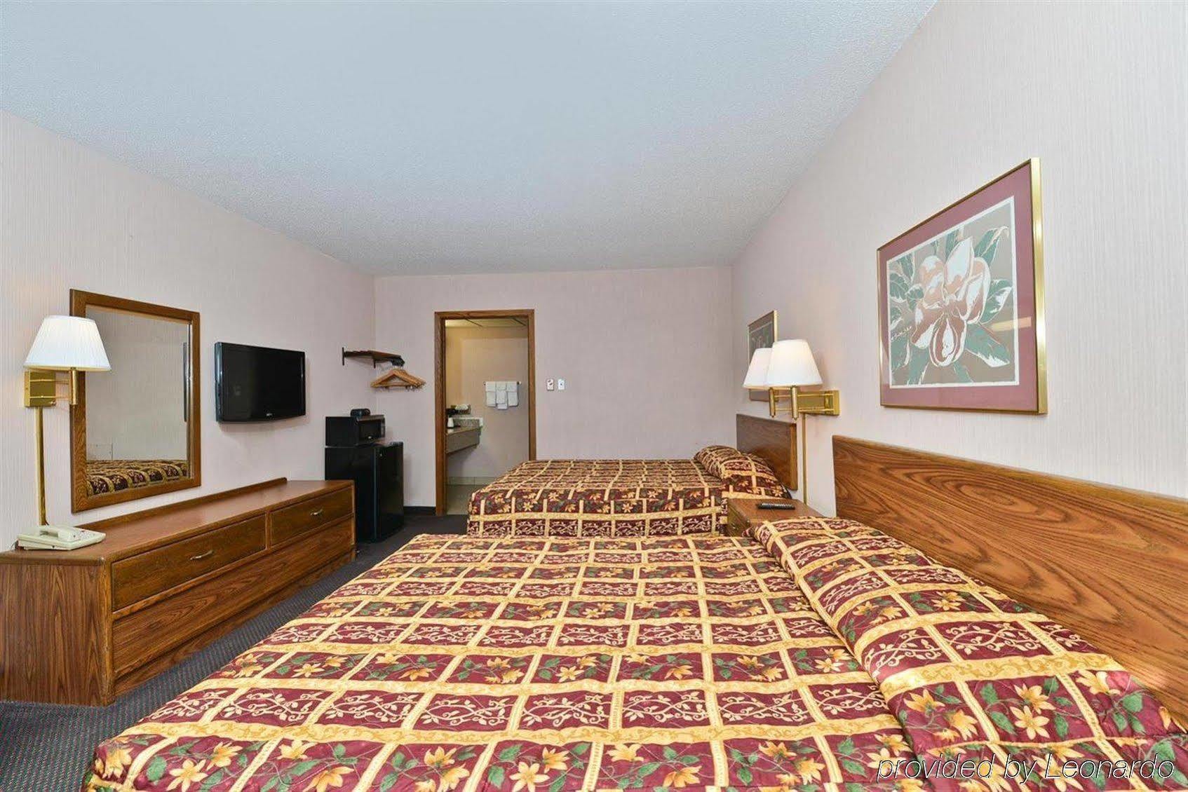 Devils Lake Inn By Oyo Near Devils Lake Regional Airport Bagian luar foto